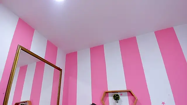 Snapshot of ISABELLA_020 chatting on October 17, 1:03 pm ISABELLA 020 online show from October 17, 1:03 pm