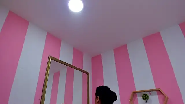 Snapshot of ISABELLA_020 chatting on October 21, 1:34 pm ISABELLA 020 online show from October 21, 1:34 pm