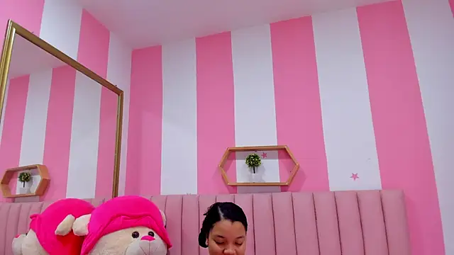 Snapshot of ISABELLA_020 chatting on October 29, 1:57 pm ISABELLA 020 online show from October 29, 1:57 pm