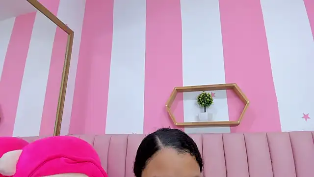 Snapshot of ISABELLA_020 chatting on December 5, 2:25 pm ISABELLA 020 online show from December 5, 2:25 pm