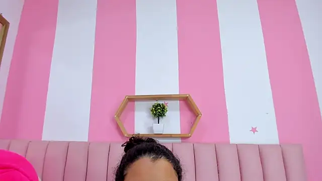 ISABELLA 020 online show from June 13, 12:25 pm