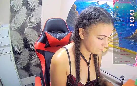 Snapshot of Catbaby32 chatting on September 20, 8:43 pm Catbaby32 online show from September 20, 8:43 pm