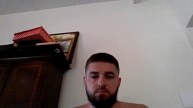 Snapshot of Dat1994 chatting on February 12, 11:18 am Dat1994 online show from February 12, 11:18 am