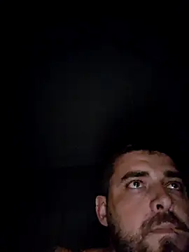 Snapshot of Dat1994 chatting on December 1, 6:40 am Dat1994 online show from December 1, 6:40 am