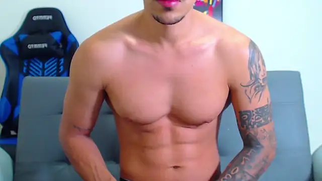 Snapshot of Tristan-bm chatting on January 23, 7:40 pm Tristan-bm online show from January 23, 7:40 pm