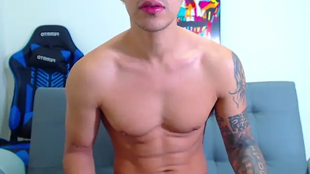 Snapshot of Tristan-bm chatting on January 29, 2:21 pm Tristan-bm online show from January 29, 2:21 pm