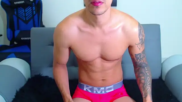 Snapshot of Tristan-bm chatting on February 2, 2:45 pm Tristan-bm online show from February 2, 2:45 pm