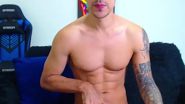 Snapshot of Tristan-bm chatting on February 5, 4:58 pm Tristan-bm online show from February 5, 4:58 pm