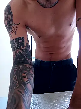 Snapshot of Tristan-bm chatting on February 14, 5:36 pm Tristan-bm online show from February 14, 5:36 pm