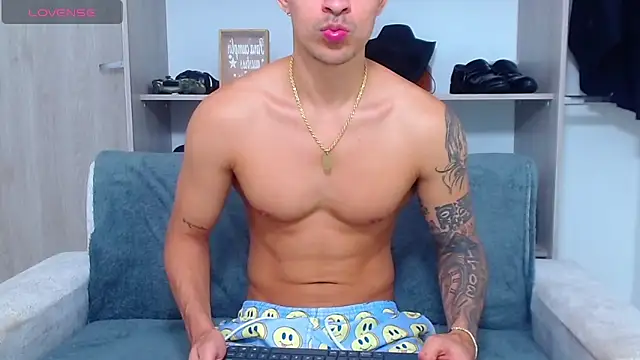 Snapshot of Tristan-bm chatting on September 22, 1:02 pm Tristan-bm online show from September 22, 1:02 pm