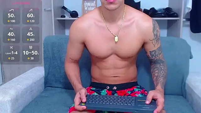 Snapshot of Tristan-bm chatting on October 15, 11:32 am Tristan-bm online show from October 15, 11:32 am