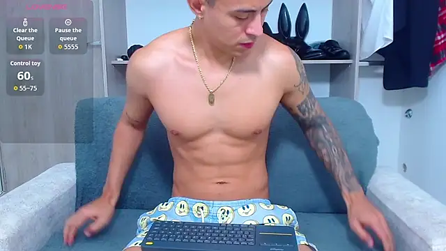 Snapshot of Tristan-bm chatting on October 18, 2:07 pm Tristan-bm online show from October 18, 2:07 pm