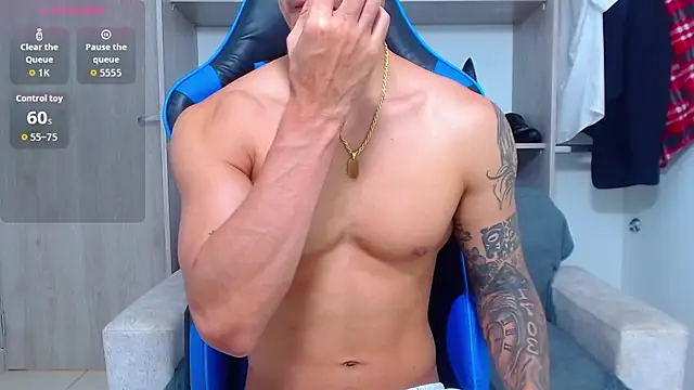 Snapshot of Tristan-bm chatting on October 22, 1:55 pm Tristan-bm online show from October 22, 1:55 pm