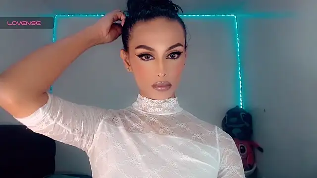 Snapshot of _Riannagarcia_ chatting on November 4, 3:38 am Riannagarcia online show from November 4, 3:38 am