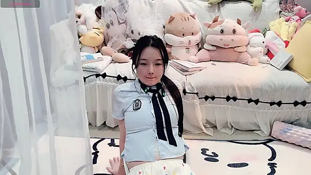 AKiKi711 online show from April 30, 4:46 pm