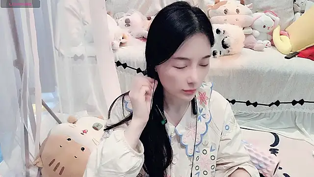 AKiKi711 online show from June 14, 4:47 am