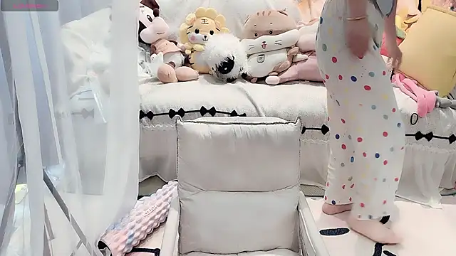 AKiKi711 online show from July 16, 5:02 am