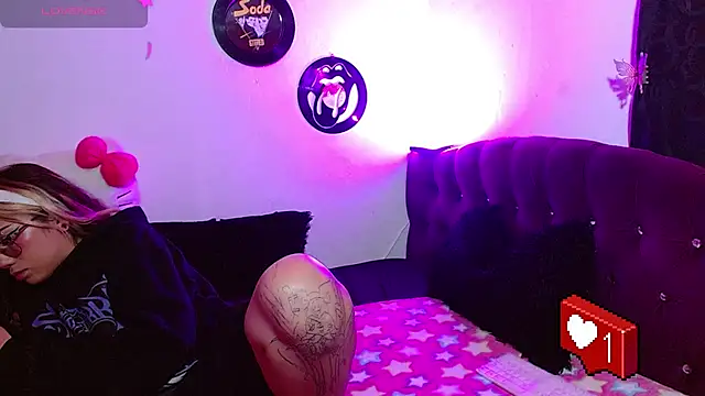 Snapshot of squirt_charlott chatting on January 26, 5:34 pm squirt charlott online show from January 26, 5:34 pm