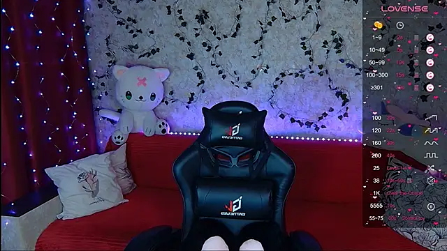 Snapshot of Sidney_blush chatting on December 28, 10:14 am Sidney blush online show from December 28, 10:14 am