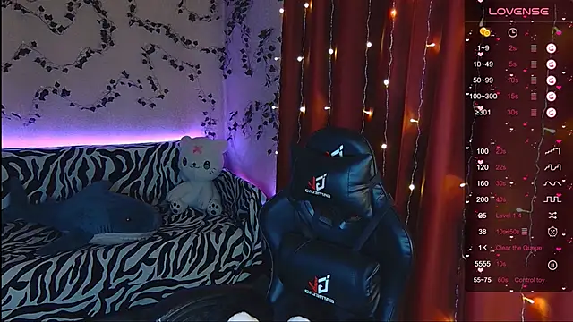 Snapshot of Sidney_blush chatting on January 15, 11:21 am Sidney blush online show from January 15, 11:21 am