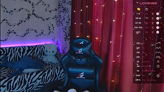 Snapshot of Sidney_blush chatting on February 7, 7:18 am Sidney blush online show from February 7, 7:18 am