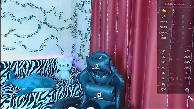 Snapshot of Sidney_blush chatting on March 19, 4:03 am Sidney blush online show from March 19, 4:03 am