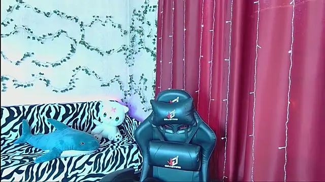 Snapshot of Sidney_blush chatting on March 20, 7:47 am Sidney blush online show from March 20, 7:47 am