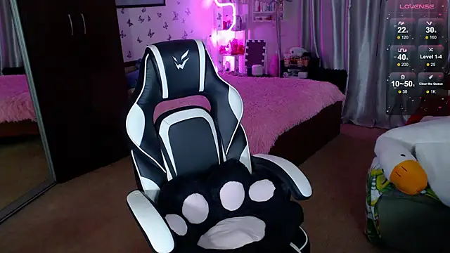 Sidney blush online show from February 7, 12:42 pm