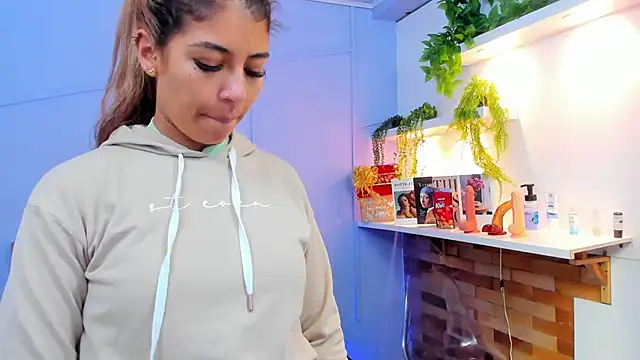 Georgina-coule online show from December 27, 12:12 pm