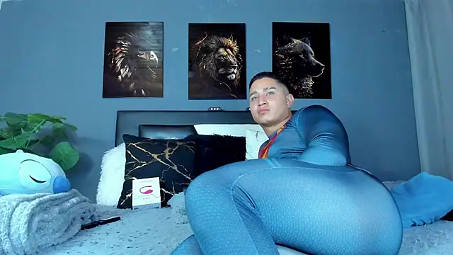 Snapshot of francesco_evan chatting on November 4, 9:47 pm francesco evan online show from November 4, 9:47 pm