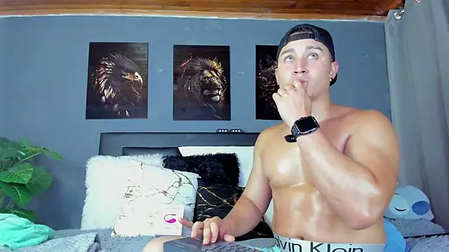 Snapshot of francesco_evan chatting on November 15, 9:11 pm francesco evan online show from November 15, 9:11 pm