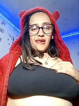 Snapshot of anndreapds chatting on February 10, 1:10 am anndreapds online show from February 10, 1:10 am