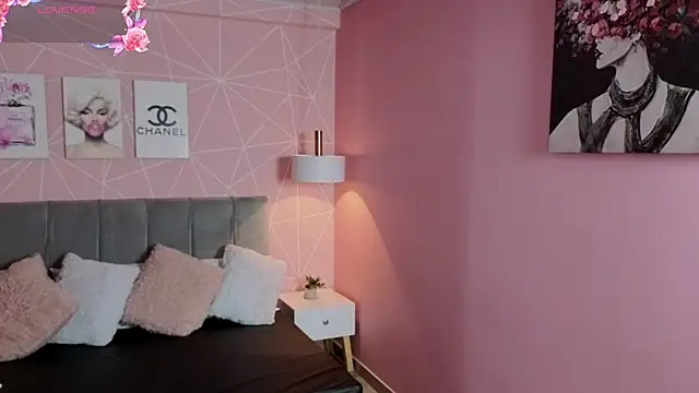 Snapshot of zara__sweet chatting on June 22, 1:52 pm zara sweet online show from June 22, 1:52 pm