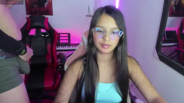 jessi and boy online show from March 7, 7:11 pm