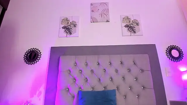 Kylie2211 online show from March 18, 6:37 pm