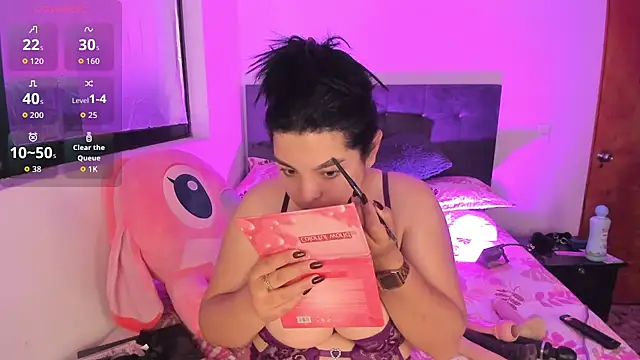 Kylie2211 online show from May 25, 2:06 am