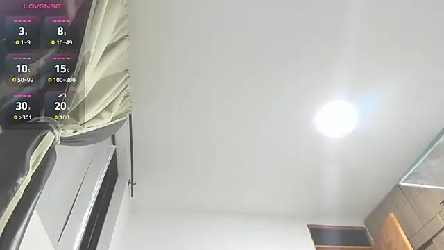 Kylie2211 online show from May 26, 2:29 am