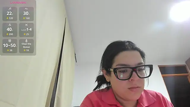Kylie2211 online show from June 9, 2:01 am