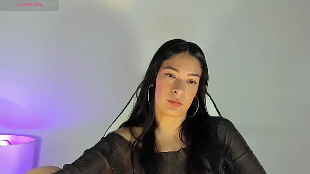 Snapshot of bella_hadid1_ chatting on February 8, 10:08 pm bella hadid1  online show from February 8, 10:08 pm