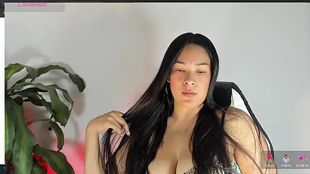 Snapshot of bella_hadid1_ chatting on March 17, 12:08 am bella hadid1  online show from March 17, 12:08 am