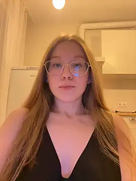 Eva Weyne online show from October 28, 8:22 pm