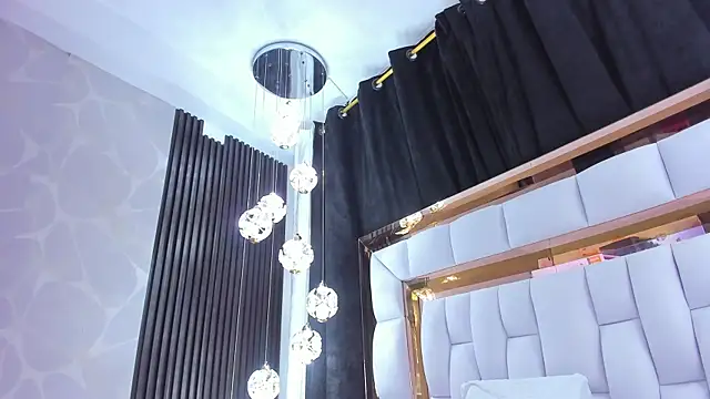 SarayRoyse online show from April 30, 7:42 pm