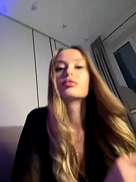 Snapshot of Sweet__Milly chatting on October 24, 2:46 pm Sweet Milly online show from October 24, 2:46 pm