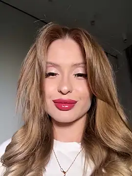 Snapshot of Sweet__Milly chatting on December 17, 12:44 pm Sweet Milly online show from December 17, 12:44 pm