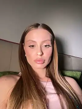 Snapshot of Sweet__Milly chatting on May 7, 3:06 pm Sweet Milly online show from May 7, 3:06 pm