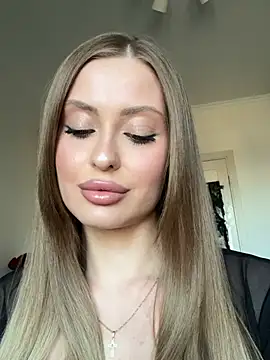 Snapshot of Sweet__Milly chatting on May 13, 3:31 pm Sweet Milly online show from May 13, 3:31 pm