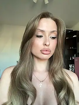 Snapshot of Sweet__Milly chatting on June 6, 4:23 pm Sweet Milly online show from June 6, 4:23 pm