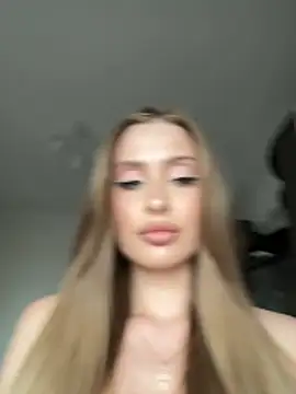 Snapshot of Sweet__Milly chatting on June 15, 2:08 pm Sweet Milly online show from June 15, 2:08 pm