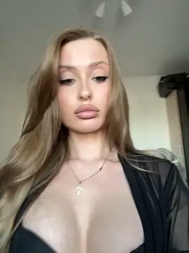 Snapshot of Sweet__Milly chatting on June 17, 2:07 pm Sweet Milly online show from June 17, 2:07 pm