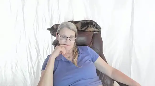 Snapshot of irinamaux chatting on February 25, 11:41 am irinamaux online show from February 25, 11:41 am